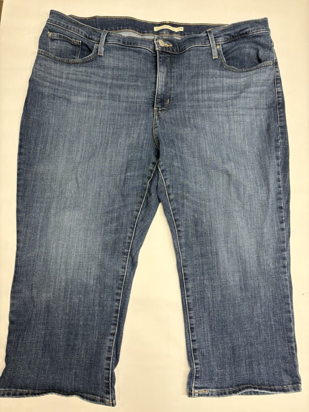 Levi’s 311 Shaping Skinny Capri Jeans Women’s 22W Blue Stretch Denim Plus Size